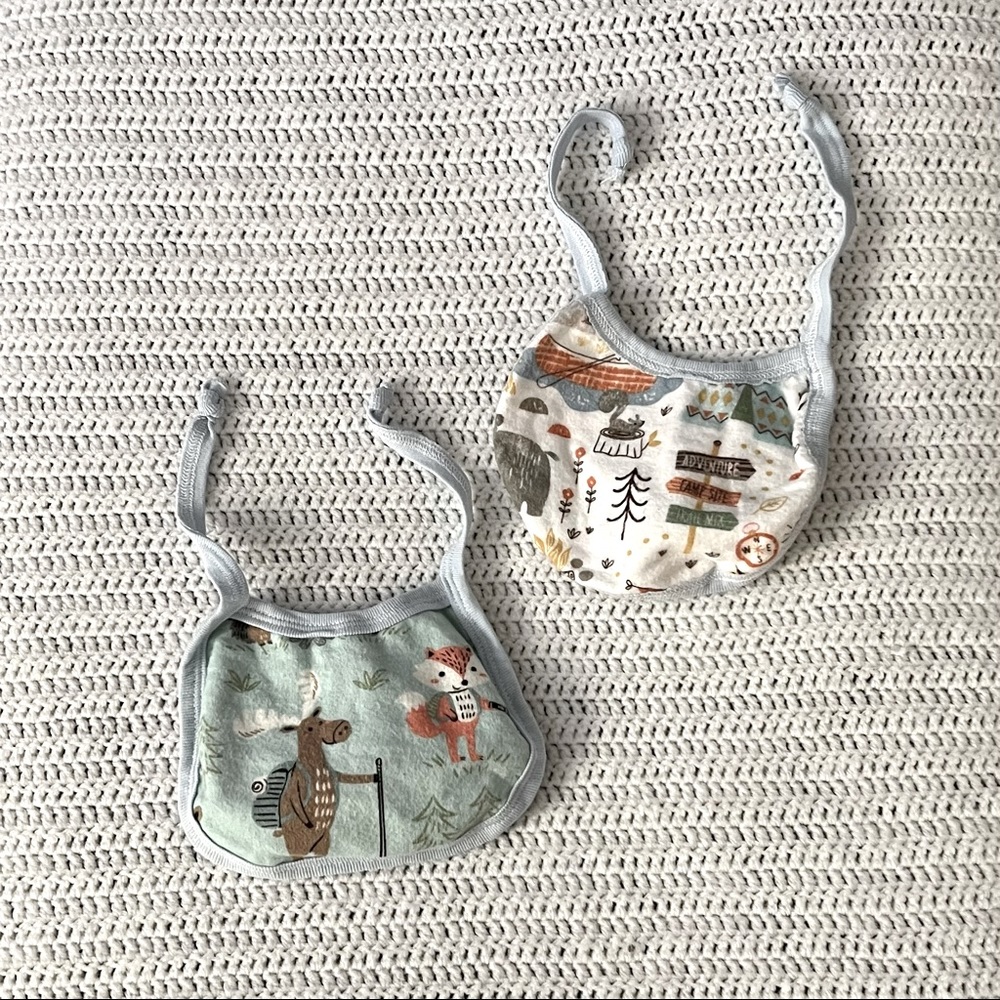 Gender neutral reversible baby bibs